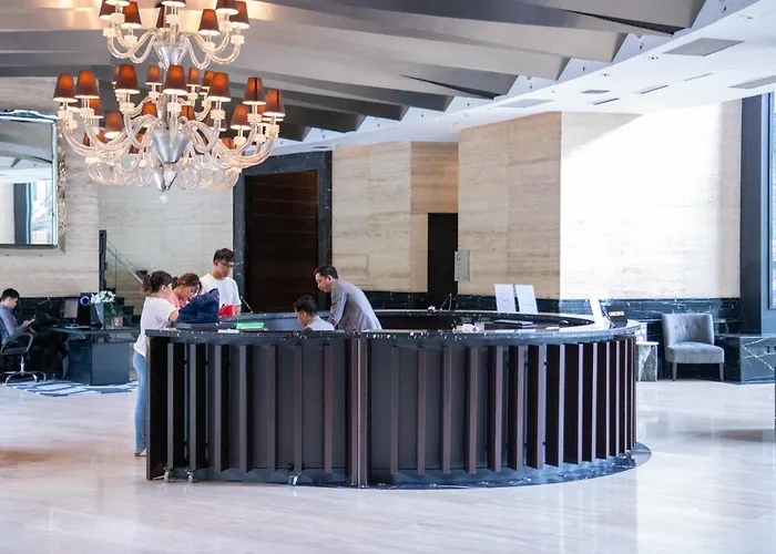 C-studio,best Sunset Pool,luxury,hotel Style Apartment Manila